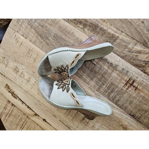 Clarks Artisan Collection Green Empress Beaded Wooden Wedge Sandal Size 7 M EUC - Picture 9 of 12